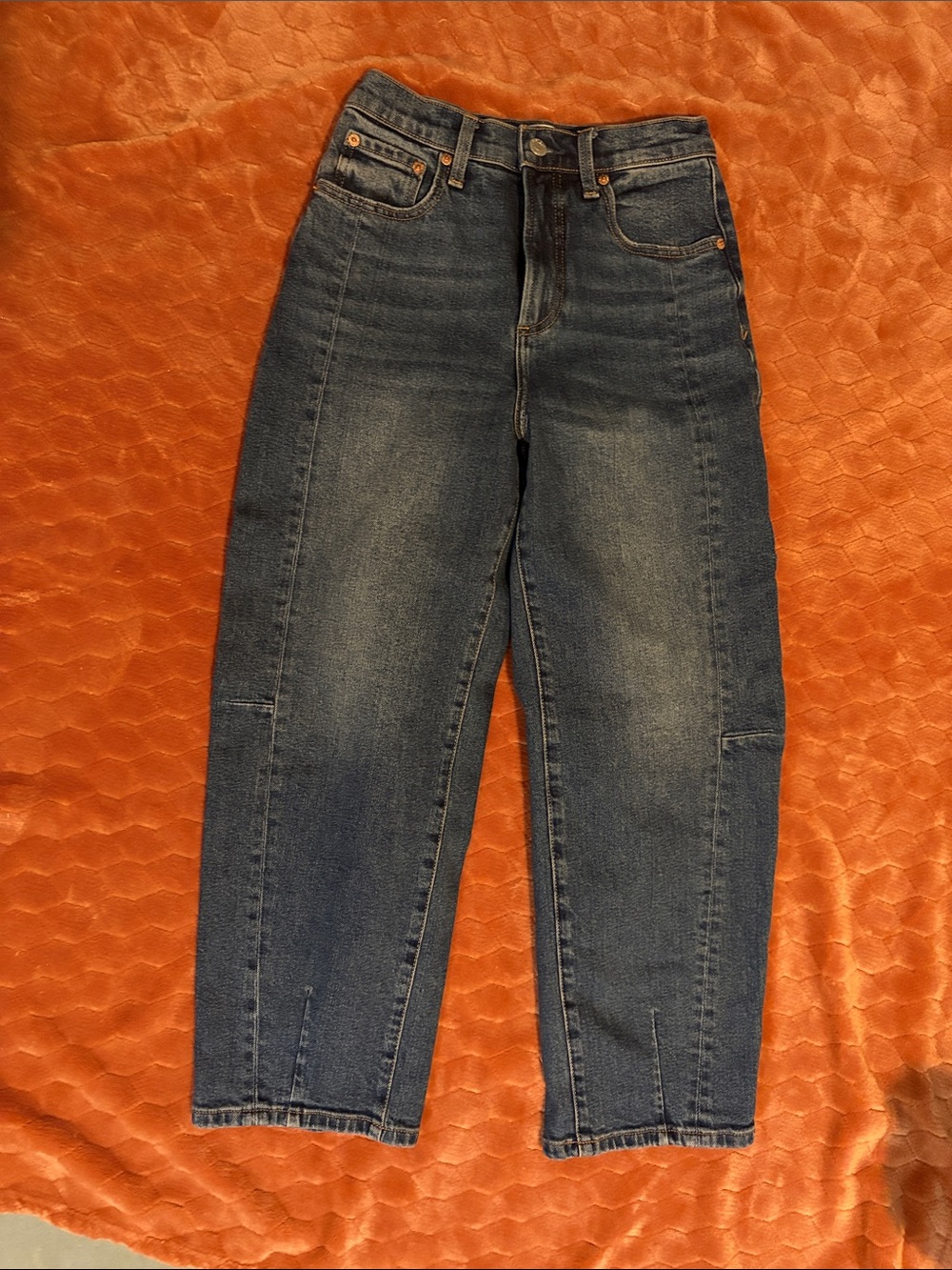 Pistola barrel jeans